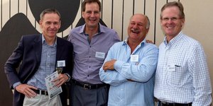 Wilfred Chivell (2de van regs) saam met vlnr Blue Fund verteenwoordigers mnr Stuart, dr Andrew Venter en mnr Hankison